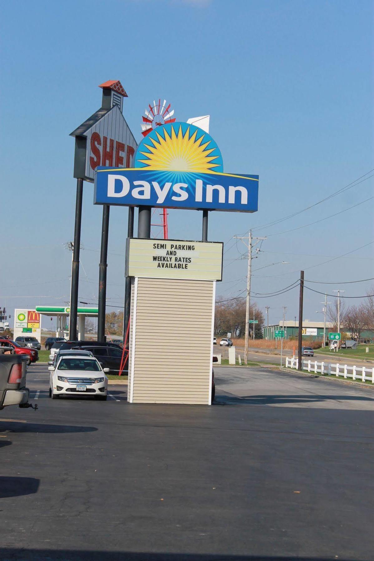 Days Inn By Wyndham Davenport Ia Luaran gambar