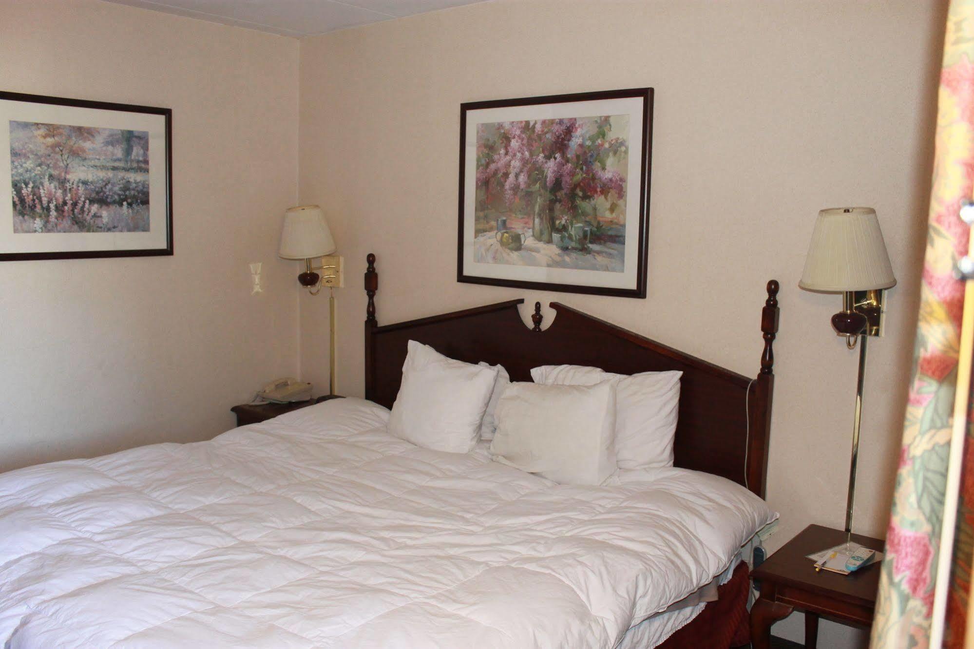 Days Inn By Wyndham Davenport Ia Luaran gambar